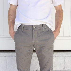 VINTAGE LEVI’S 100% COTTON GREY PANTS